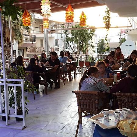 Ozgun Apart Hotel Kusadası Esterno foto