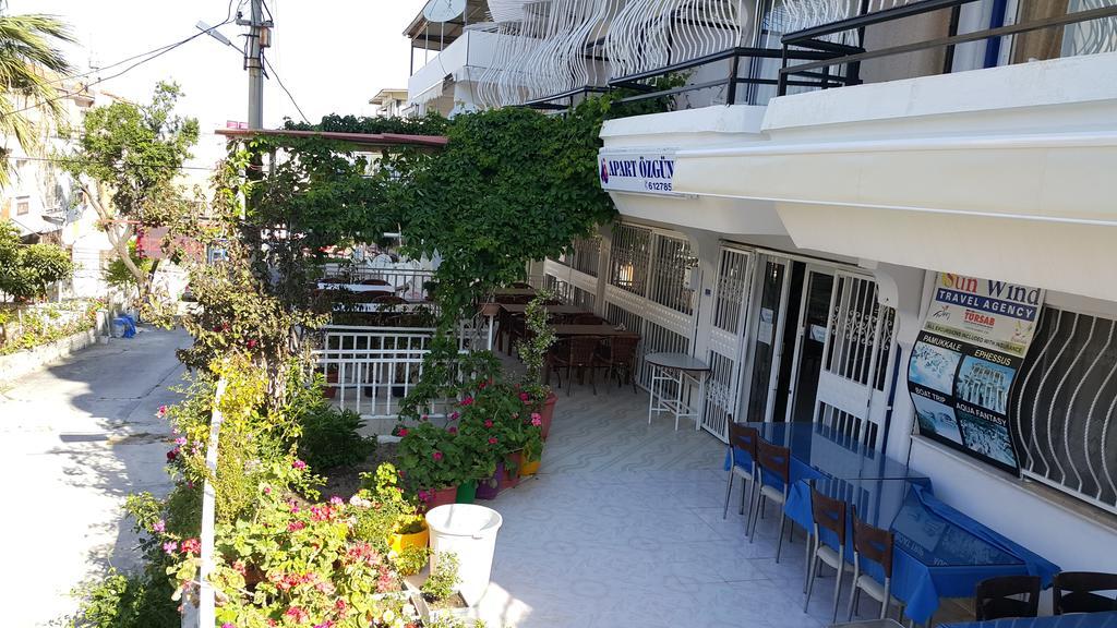 Ozgun Apart Hotel Kusadası Esterno foto