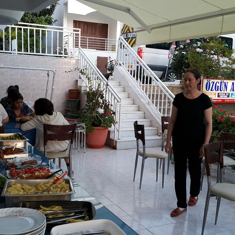 Ozgun Apart Hotel Kusadası Esterno foto