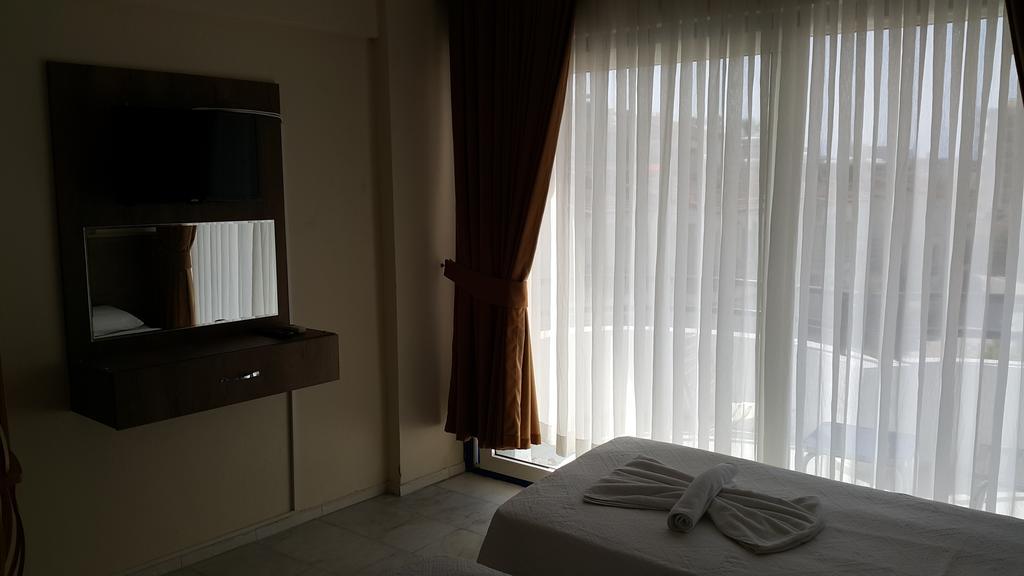 Ozgun Apart Hotel Kusadası Esterno foto
