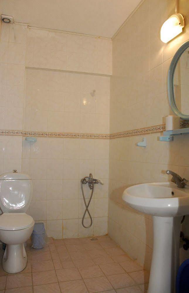 Ozgun Apart Hotel Kusadası Esterno foto